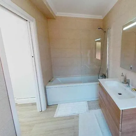 Villa Villa Malmequer Quarteira By Fhralgarve