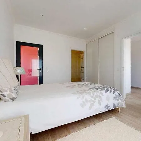 Villa Malmequer By Fhr Private Quarteira