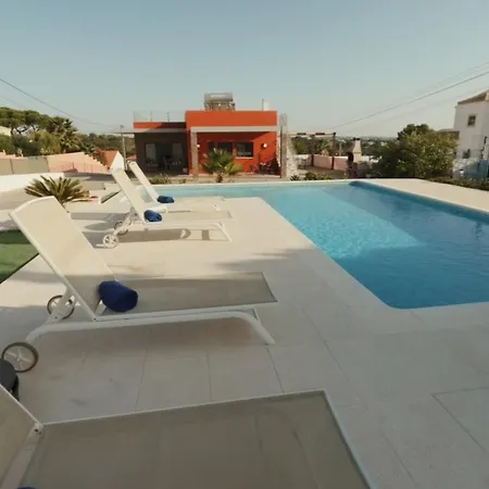 Villa Malmequer By Fhr Private Quarteira